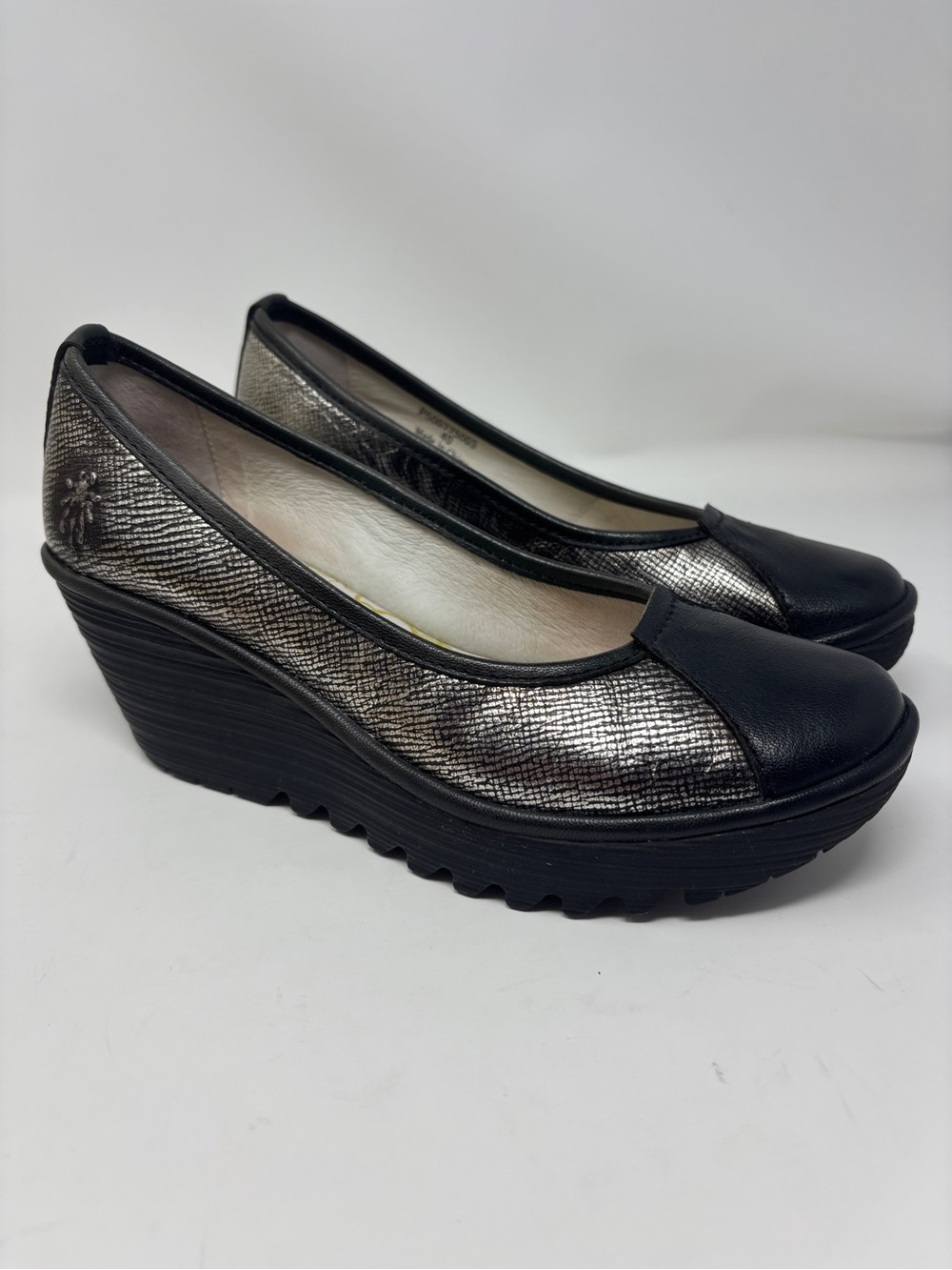 Fly London Women's Yellow Yerb775 Metallic & Black Leather Wedge Pumps Size 40